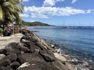 voyage aux Antilles : jacuzzi naturel à Bouillante en Guadeloupe