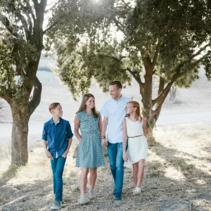 Voyage en famille étranger arbre