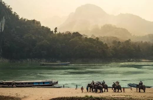 Laos voyage authentique en Asie Luang Prabang paysages éléphants