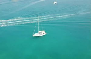 Voyage surprise sur-mesure à travers le monde 25 - Horizons Secrets Voyage intergénérationnel proche en Grèce en Europe en famille élargie voilier privé
