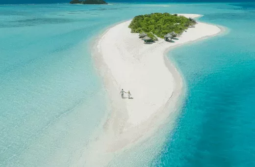 couple-3-min Voyage de noces de luxe ile déserte